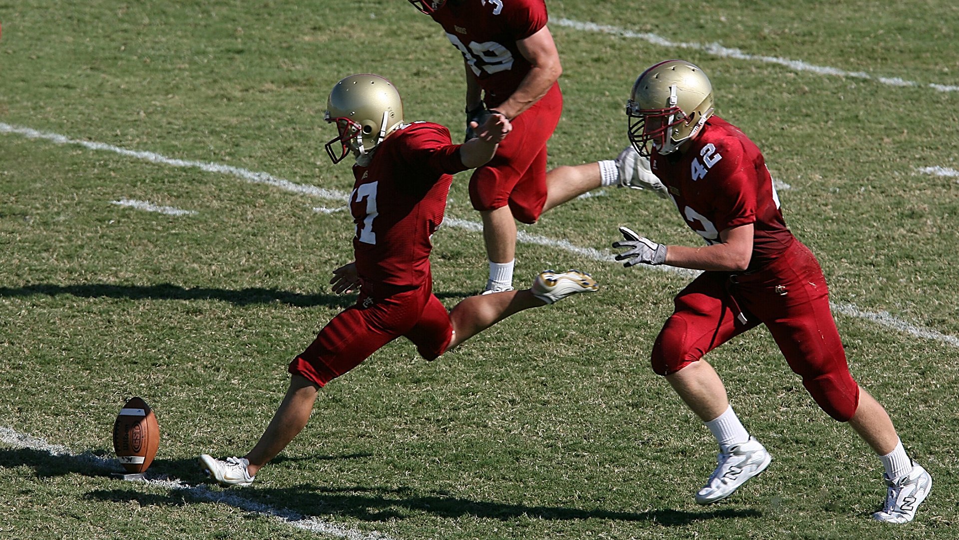 开云ios-赛前热身：运动员“拉伸动作”图集